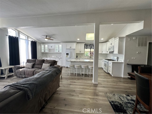 Detail Gallery Image 14 of 42 For 2230 Lake Park Dr #188,  San Jacinto,  CA 92583 - 2 Beds | 2 Baths