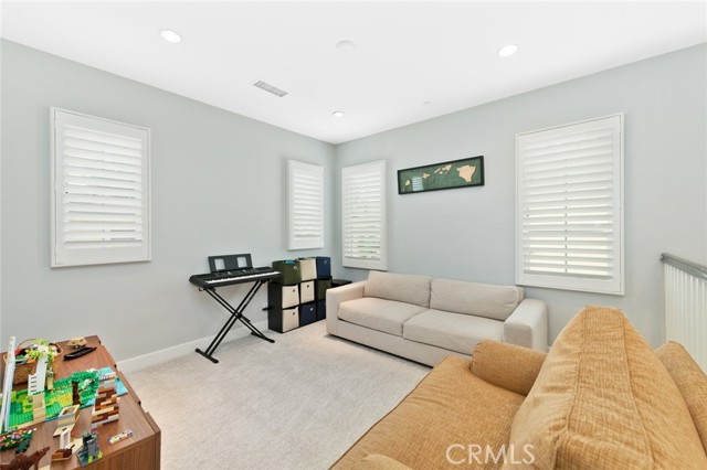 58 Stetson, Irvine CA: https://media.crmls.org/medias/ff61ee46-bce8-4477-bbcc-c7d475437b49.jpg