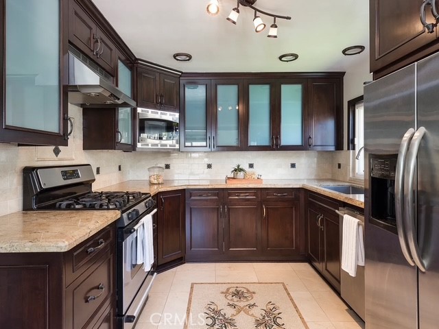 742 Loma Vista Street, El Segundo CA: https://media.crmls.org/medias/ff62183c-080f-4f74-a68f-53ab0a7d45e1.jpg