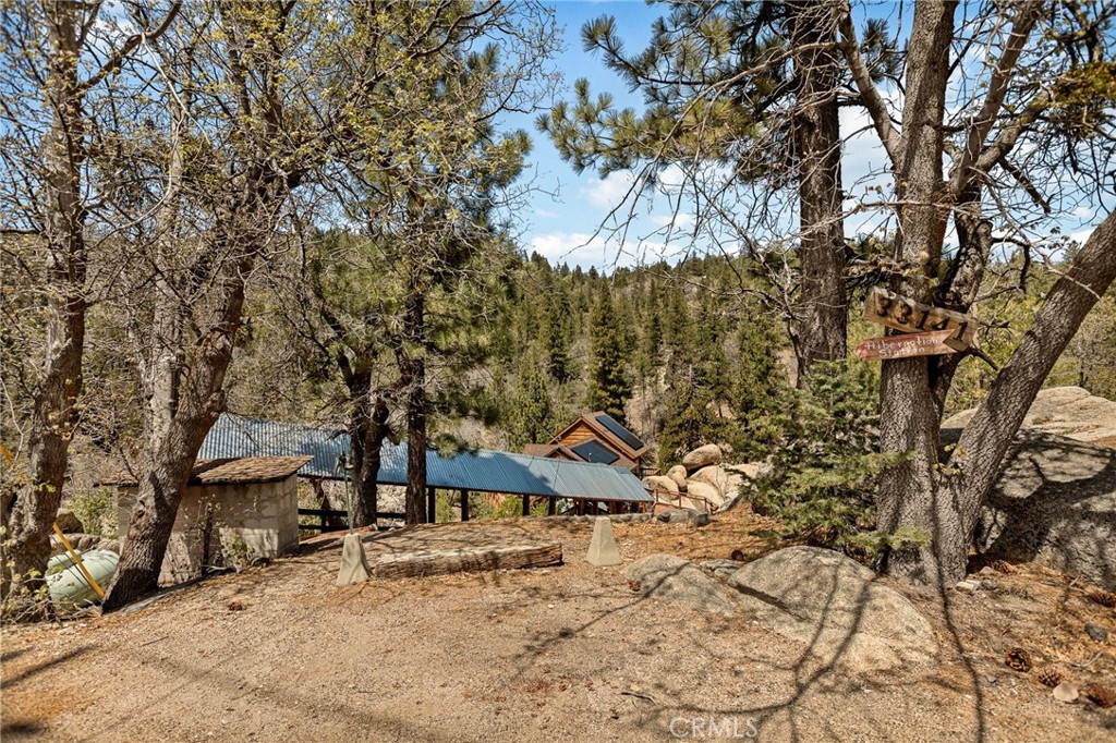 https://media.crmls.org/medias/ff626998-d54e-4979-9db4-22e049f95c9d.jpg?preset=X-Large