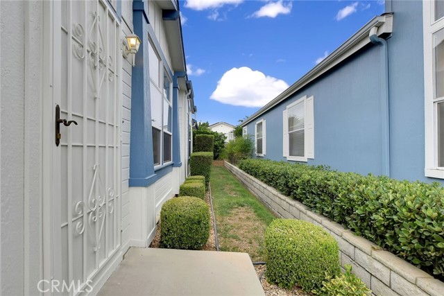 10961 Desert Lawn Drive, Calimesa CA: https://media.crmls.org/medias/ff627999-8d61-4634-a5e1-dc639ab327a4.jpg