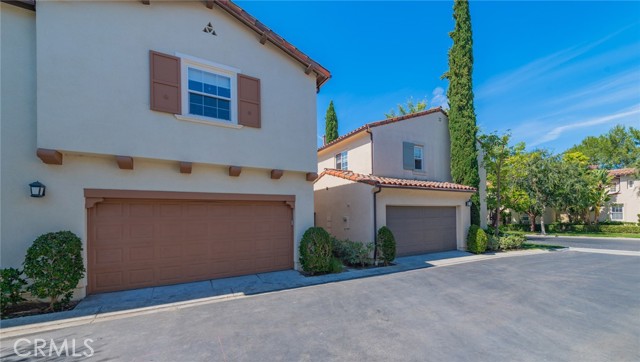 22 Arborside, Irvine CA: https://media.crmls.org/medias/ff62a99c-9971-49fe-893b-6ffc6d7d66ca.jpg