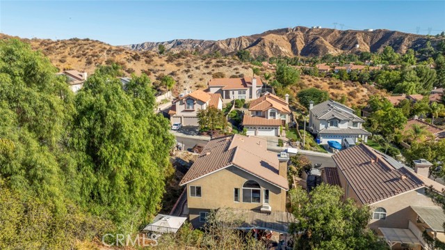 28741 Park Woodland Place, Saugus CA: https://media.crmls.org/medias/ff63027a-9976-4f3d-a759-6e15cb11c867.jpg
