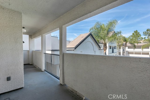 Image 26 of 39 For 17735 Kinzie Street 304