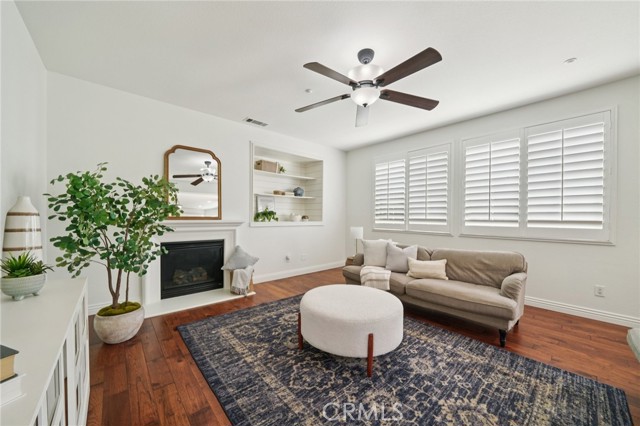 Detail Gallery Image 12 of 75 For 4805 Dovehurst Way, Fontana,  CA 92336 - 4 Beds | 4 Baths