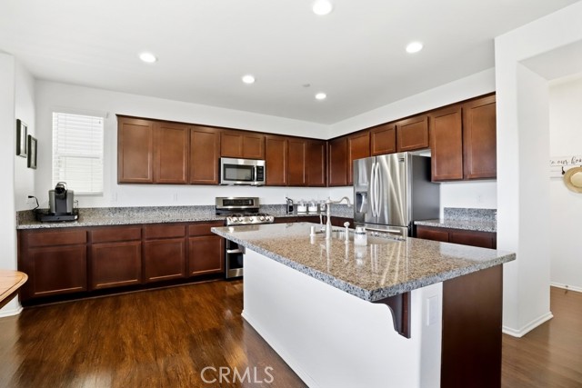 Detail Gallery Image 17 of 31 For 1377 Black Diamond, Beaumont,  CA 92223 - 4 Beds | 3 Baths