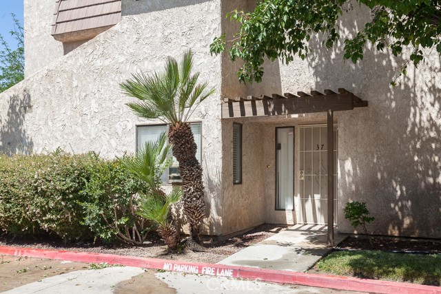 Detail Gallery Image 1 of 18 For 425 W Avenue J5 #37,  Lancaster,  CA 93534 - 2 Beds | 2 Baths