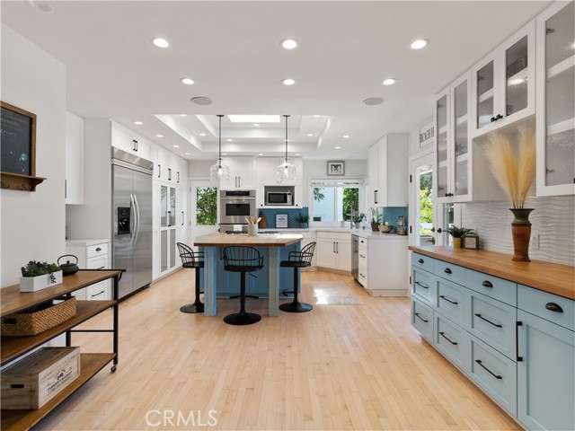 7 Roanwood Drive, Rolling Hills Estates, California 90274, 5 Bedrooms Bedrooms, ,3 BathroomsBathrooms,Residential,Sold,Roanwood,PV23113404