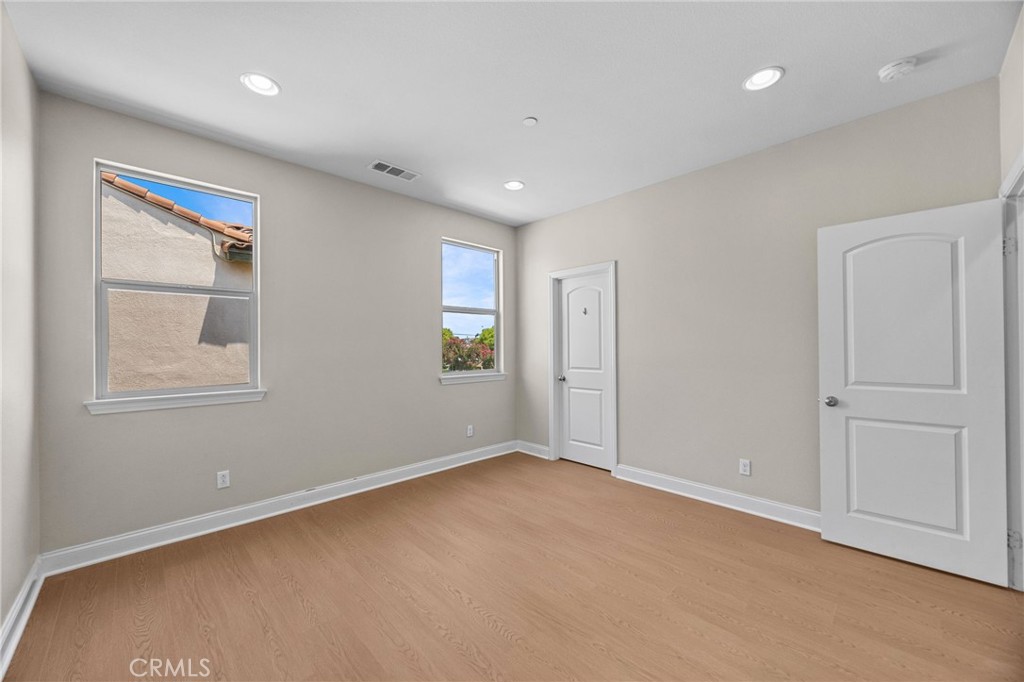 MLS #WS25158608 img 31