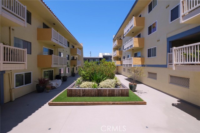 1707 Pacific Coast, Hermosa Beach, California 90254, 1 Bedroom Bedrooms, ,1 BathroomBathrooms,Residential,For Sale,Pacific Coast,SB24133255