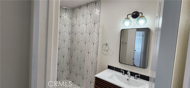 Detail Gallery Image 23 of 57 For 11845 Mayfield Ave #303,  Los Angeles,  CA 90049 - 2 Beds | 2/1 Baths