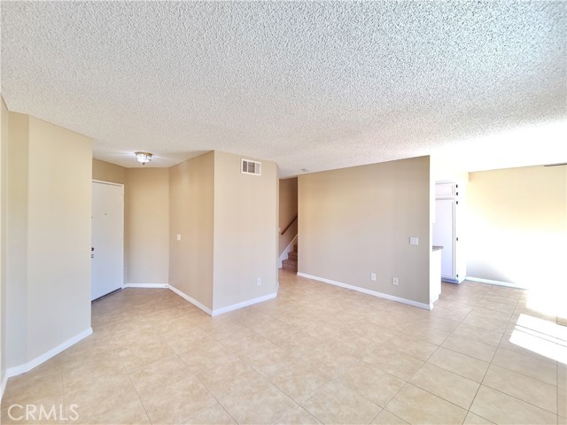 857 California Privado, Ontario CA: https://media.crmls.org/medias/ff67ba75-1805-4c85-9aea-8d9fa7889e15.jpg