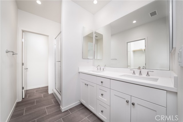 102 Anthology, Irvine CA: https://media.crmls.org/medias/ff67c992-6afc-42da-83d2-727245749f41.jpg