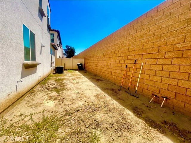 1485 E Laurelwood Drive, San Bernardino CA: https://media.crmls.org/medias/ff67f4c9-ea01-4f2f-abe2-7c82aba1e63f.jpg