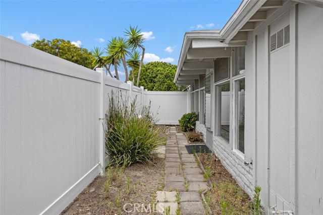 3760 Vista Campana S, Oceanside CA: https://media.crmls.org/medias/ff680988-4f45-4ab2-a7d6-0302086ce164.jpg