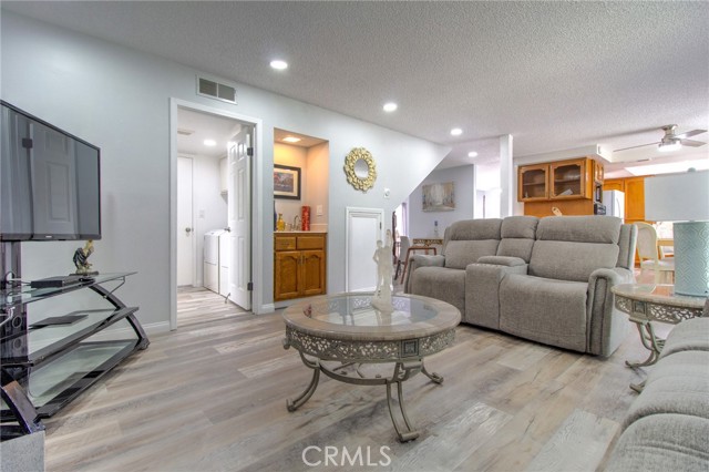 Detail Gallery Image 16 of 47 For 13751 Marshall Ln, Tustin,  CA 92780 - 4 Beds | 2/1 Baths