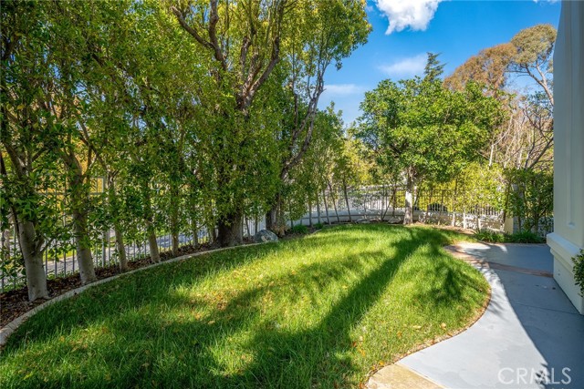5451 Newcastle Lane, Calabasas CA: https://media.crmls.org/medias/ff683d05-6b1e-4c6c-bc2a-4415f0bdf8b2.jpg