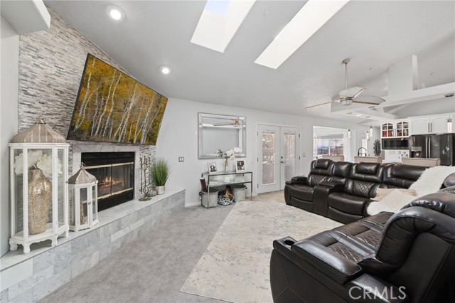 9925 Sierra Vista Road, Phelan CA: https://media.crmls.org/medias/ff6936e7-e0d4-4486-9794-eeb51b91ee76.jpg