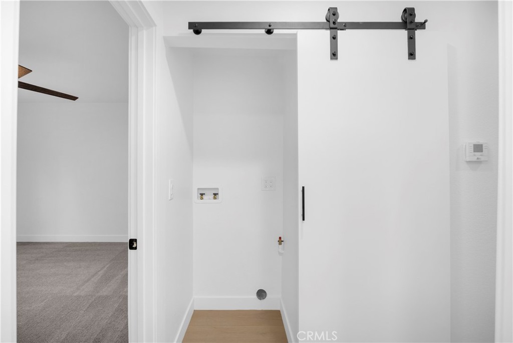 https://media.crmls.org/medias/ff699d7c-45e0-46c8-ba90-3644f9196c9f.jpg?preset=X-Large