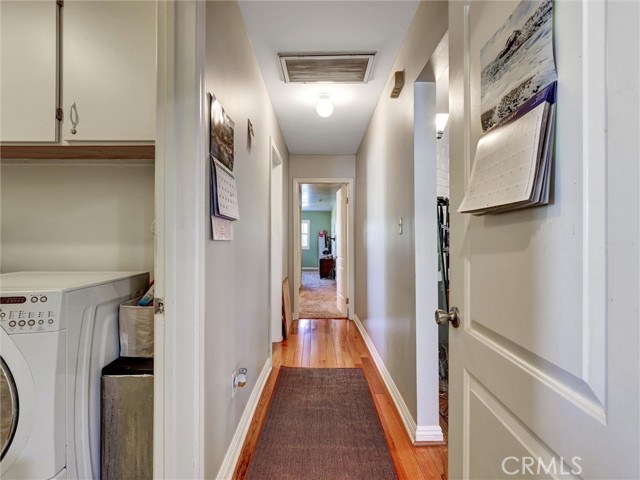 Detail Gallery Image 13 of 32 For 812 W Athens, Los Angeles,  CA 90044 - 4 Beds | 3 Baths