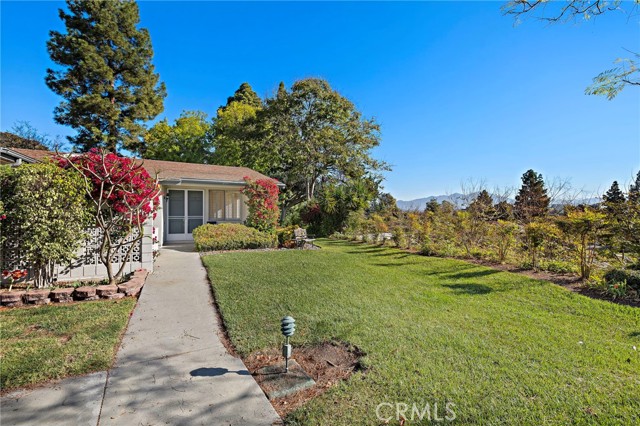 Detail Gallery Image 2 of 22 For 384 Avenida Castilla a,  Laguna Woods,  CA 92637 - 2 Beds | 1 Baths