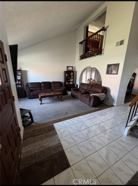 6801 Rycroft Drive, Riverside CA: https://media.crmls.org/medias/ff6ad455-9270-42a9-a90e-a2bc08294e0d.jpg