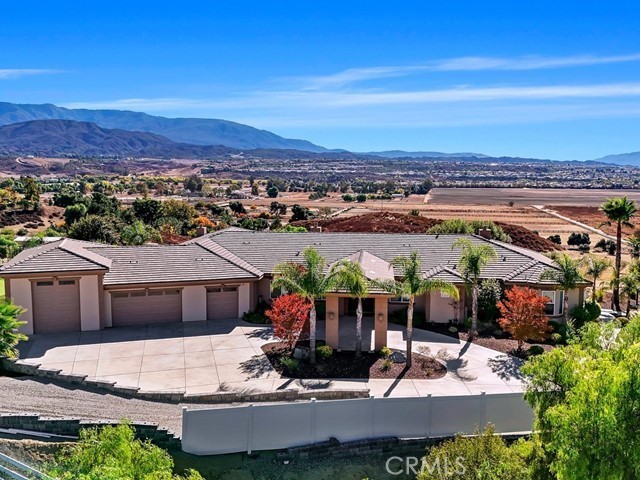 Detail Gallery Image 5 of 67 For 42650 Calle Contento, Temecula,  CA 92592 - 5 Beds | 5/1 Baths