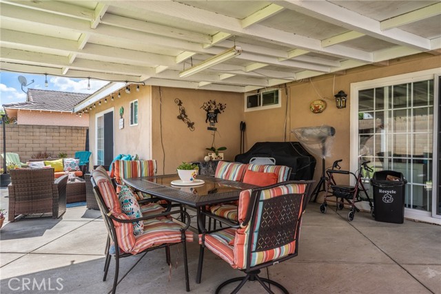 Detail Gallery Image 7 of 31 For 1013 Corrigan Ave, Santa Ana,  CA 92706 - 4 Beds | 2 Baths
