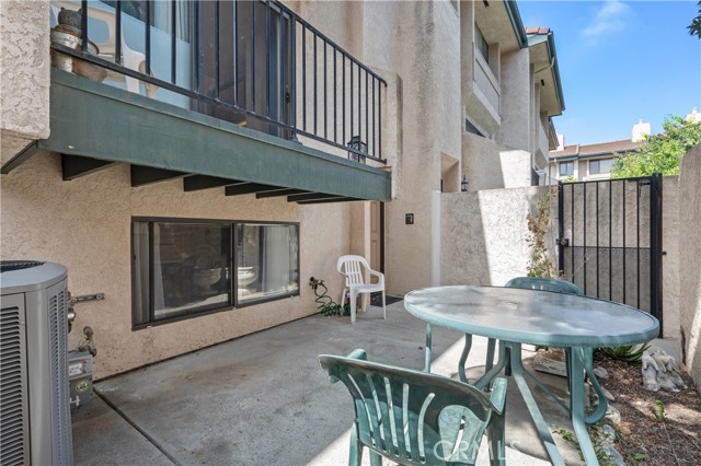 Detail Gallery Image 3 of 40 For 7137 Shoup Ave #34,  West Hills,  CA 91307 - 2 Beds | 2/1 Baths