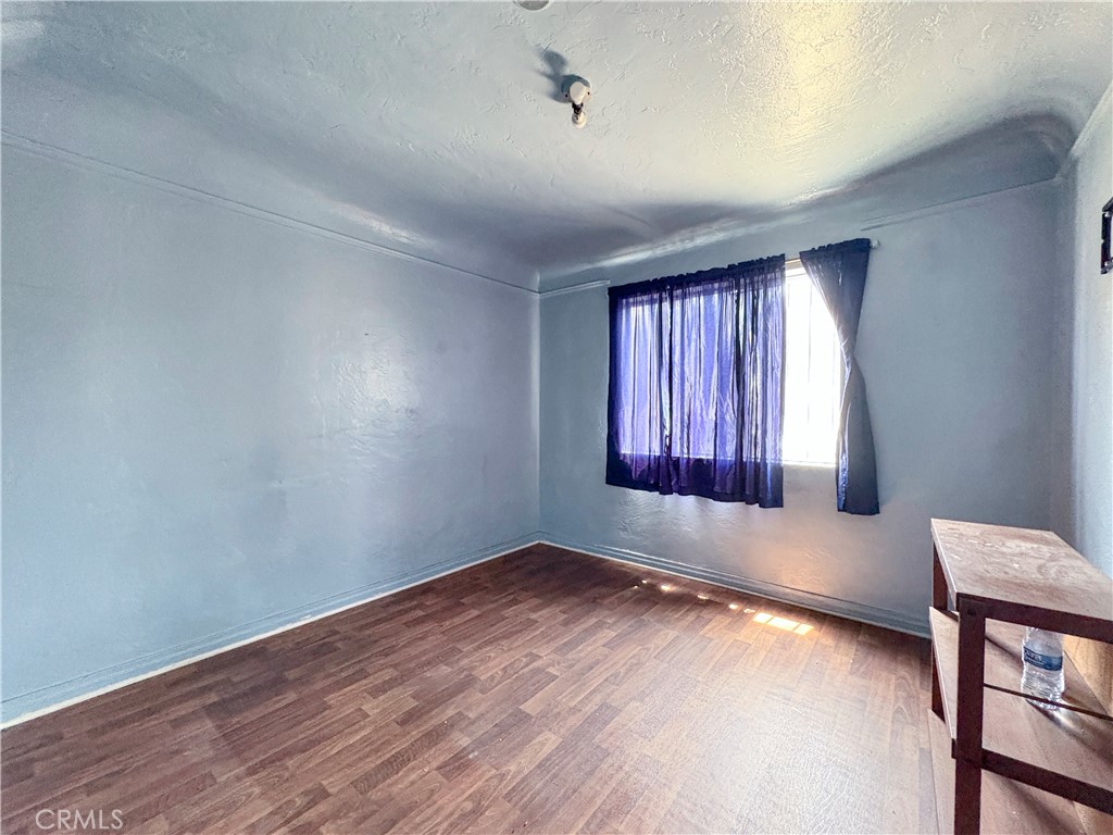 https://media.crmls.org/medias/ff6d26d0-ee4d-4edd-92bf-b753ad94bbb2.jpg?preset=X-Large