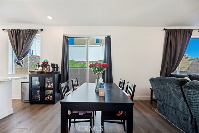 Detail Gallery Image 7 of 63 For 364 Castaic Way, Rialto,  CA 92377 - 3 Beds | 2/1 Baths