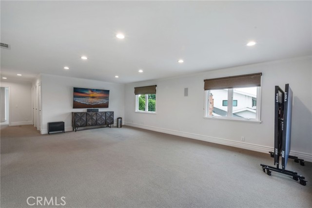 21192 Richmond Circle, Huntington Beach CA: https://media.crmls.org/medias/ff6e1bf0-c49e-4bec-99c9-a24891383ce2.jpg
