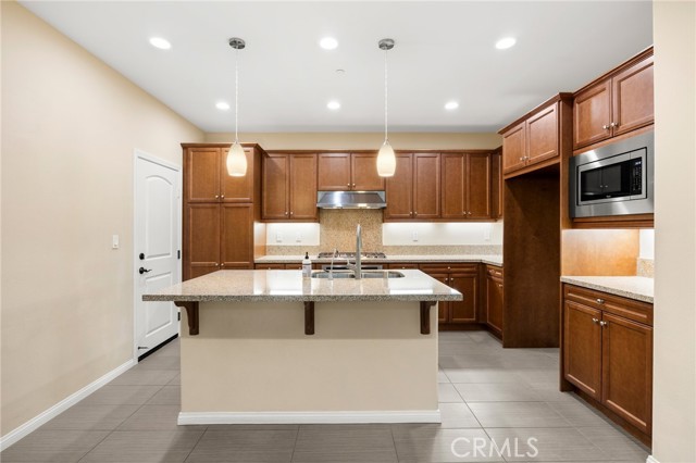 Detail Gallery Image 3 of 21 For 2952 E Walking Beam Pl, Brea,  CA 92821 - 3 Beds | 2/1 Baths