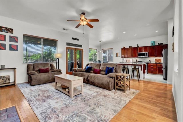 1774 Homestead Way, Lemoore CA: https://media.crmls.org/medias/ff6ec4f7-77be-465c-b1ea-a35263692b20.jpg