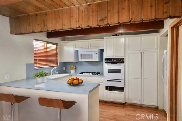 Detail Gallery Image 7 of 15 For 28762 Cedar Dr, Lake Arrowhead,  CA 92352 - 2 Beds | 1/1 Baths