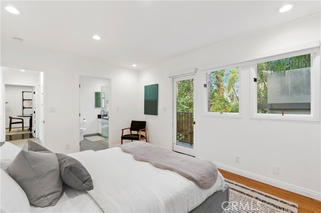 1156 S Carmelina Avenue, Los Angeles CA: https://media.crmls.org/medias/ff6f6585-a81b-4614-99de-972d83cc53fd.jpg