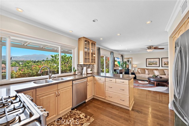 Detail Gallery Image 9 of 27 For 27795 Higuera, Mission Viejo,  CA 92691 - 4 Beds | 2/1 Baths