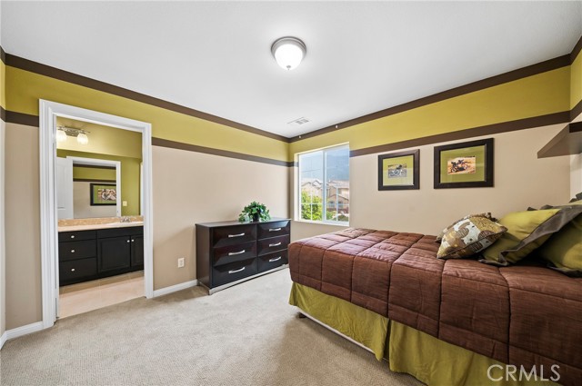 12729 Indian Ocean Drive, Etiwanda CA: https://media.crmls.org/medias/ff70942f-e9f9-441a-bb50-2cafbc7828a2.jpg