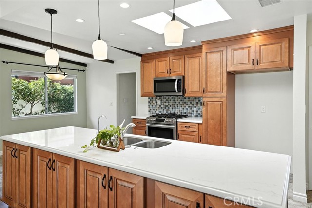 Detail Gallery Image 10 of 46 For 25612 Oakbar Ct, Newhall,  CA 91321 - 4 Beds | 3 Baths