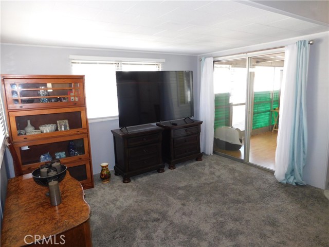 1001 S 3rd Street, Calimesa CA: https://media.crmls.org/medias/ff715be2-b1df-4543-8916-de1228d10f18.jpg