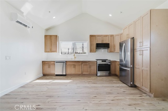 5732 Willowcrest Avenue, 3 photo 8