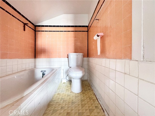 Detail Gallery Image 16 of 29 For 614 W 60th St, Los Angeles,  CA 90044 - – Beds | – Baths