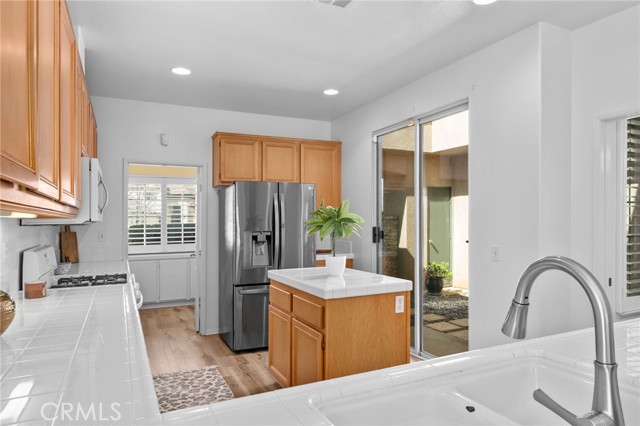 Detail Gallery Image 10 of 36 For 12953 Lynd Ct, Yucaipa,  CA 92399 - 4 Beds | 3/1 Baths