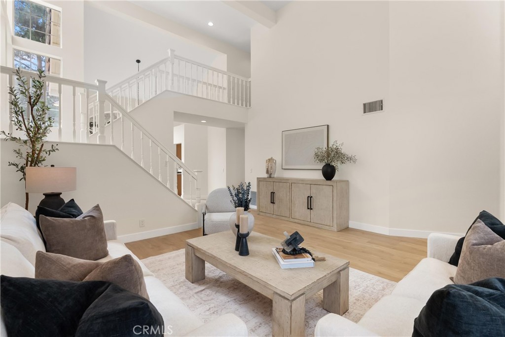 MLS #OC25233872 image #5