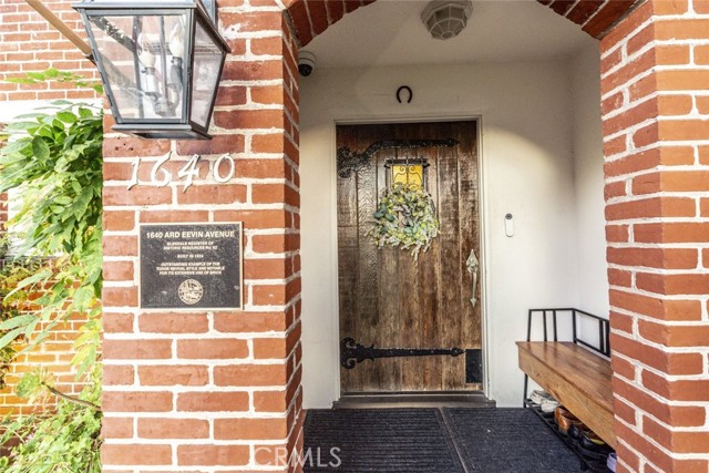 1640 Ard Eevin Avenue, Glendale CA: https://media.crmls.org/medias/ff73b55e-b10d-4cdc-abcc-41d57ab39e18.jpg
