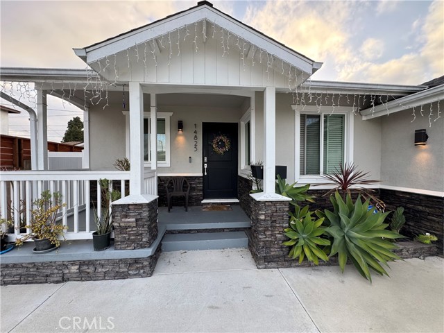 Detail Gallery Image 5 of 61 For 14825 Cranbrook Ave, Hawthorne,  CA 90250 - 4 Beds | 3 Baths