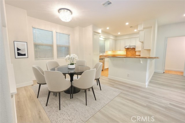 Detail Gallery Image 3 of 32 For 858 Calaveras, Corona,  CA 92878 - 4 Beds | 2/1 Baths