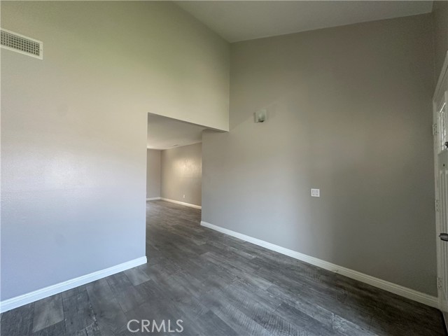 Detail Gallery Image 10 of 17 For 17175 Micallef St, Fontana,  CA 92336 - 3 Beds | 2 Baths