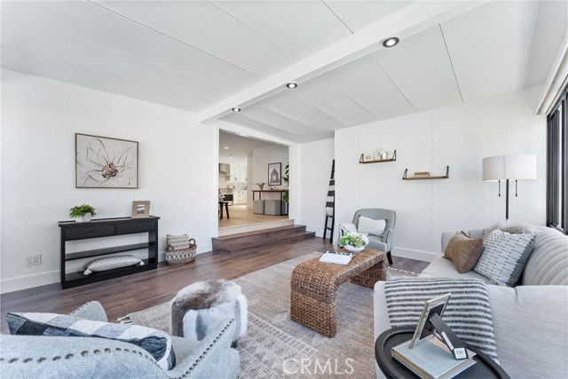 18011 Theodora Drive, Tustin CA: https://media.crmls.org/medias/ff769e73-57c3-4d06-974b-f4f35bf487a6.jpg