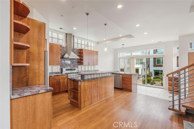 221 17th, Manhattan Beach, California 90266, 5 Bedrooms Bedrooms, ,6 BathroomsBathrooms,Residential,For Sale,17th,SR26091960